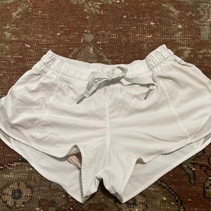 Lululemon hotty hot white tie waist shorts 6